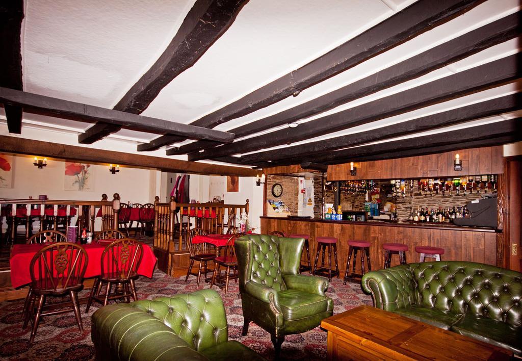 The White Hart Hotel Menheniot Esterno foto