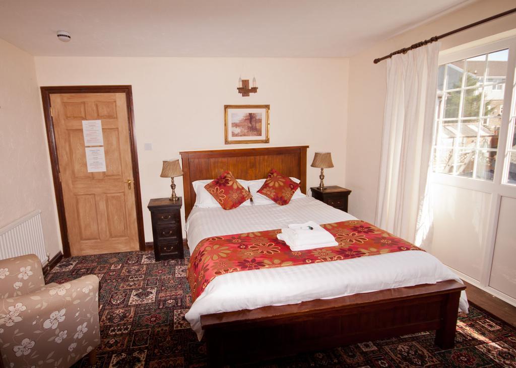 The White Hart Hotel Menheniot Esterno foto